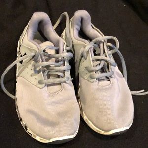 Boys size 13 under armour sneakers